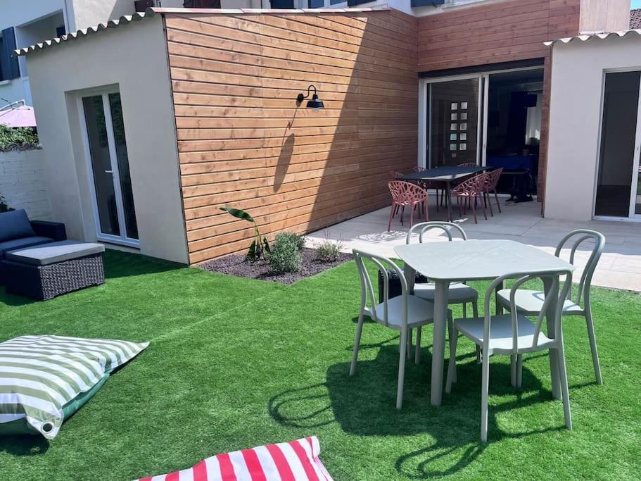 נרבון Maison Climatisee, Piscine, A 5 Minutes Des Grands Buffets מראה חיצוני תמונה